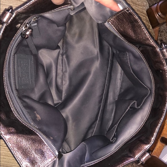 Silver Gallery Tote - Picture 8 of 8